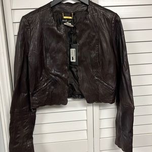 Cropped leather jacket